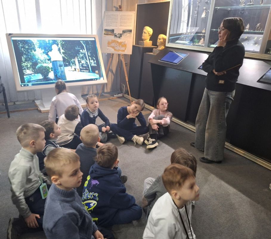 ����� ��� �����!. ����������� �������� ����� �.�.������, ������� ���� �4, �9, �15, � ����� ����������� ����� �1 �������� ��������� ��������-������������ �����. ������ �� �������� ������ ��� ���������� ������� ����� 400...