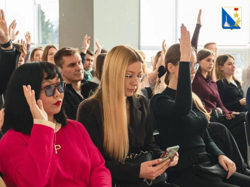 Сегодня прошла встреча с кандидатами в Молодёжное правительство Сегодня прошла встреча с кандидатами в Молодёжное правительство