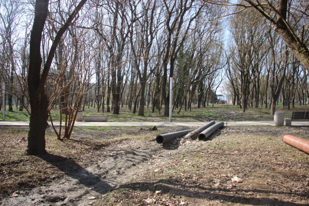 #жкх. В Комсомольском парке началась работа по прокладке трубы для ливневой канализации #жкх. В Комсомольском парке началась работа по прокладке трубы для ливневой канализации