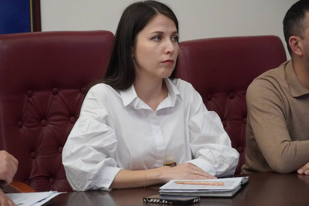 В Керчи с рабочим визитом побывал руководитель Межрегионального управления Федерального агентства по делам национальностей по Северо-Кавказскому федеральному округу, Республике Крым и г. Севастополю Максим ЮРАСОВ и ведущий... В Керчи с рабочим визитом побывал руководитель Межрегионального управления Федерального агентства по делам национальностей по Северо-Кавказскому федеральному округу, Республике Крым и г. Севастополю Максим ЮРАСОВ и ведущий...