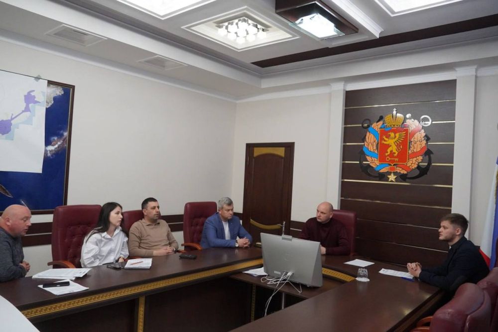 В Керчи с рабочим визитом побывал руководитель Межрегионального управления Федерального агентства по делам национальностей по Северо-Кавказскому федеральному округу, Республике Крым и г. Севастополю Максим ЮРАСОВ и ведущий... В Керчи с рабочим визитом побывал руководитель Межрегионального управления Федерального агентства по делам национальностей по Северо-Кавказскому федеральному округу, Республике Крым и г. Севастополю Максим ЮРАСОВ и ведущий...