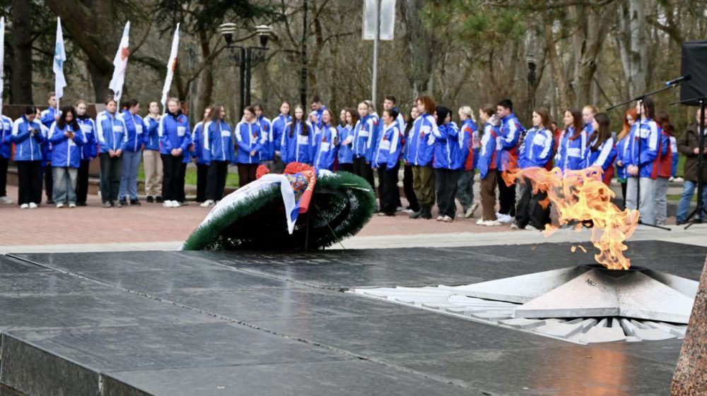 22 марта на Аллее Героев Великой Отечественной войны у мемориала «Вечный огонь» в парке им. Ю.А 22 марта на Аллее Героев Великой Отечественной войны у мемориала «Вечный огонь» в парке им. Ю.А