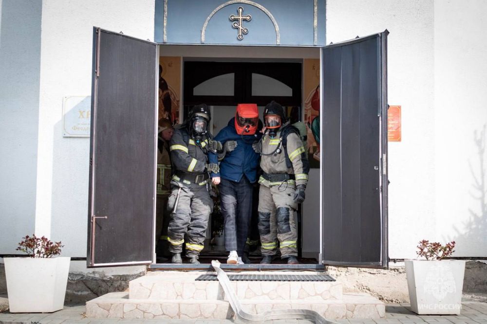Пожар случился в храме святого великомученика Феодора Тирона в Севастополе Пожар случился в храме святого великомученика Феодора Тирона в Севастополе