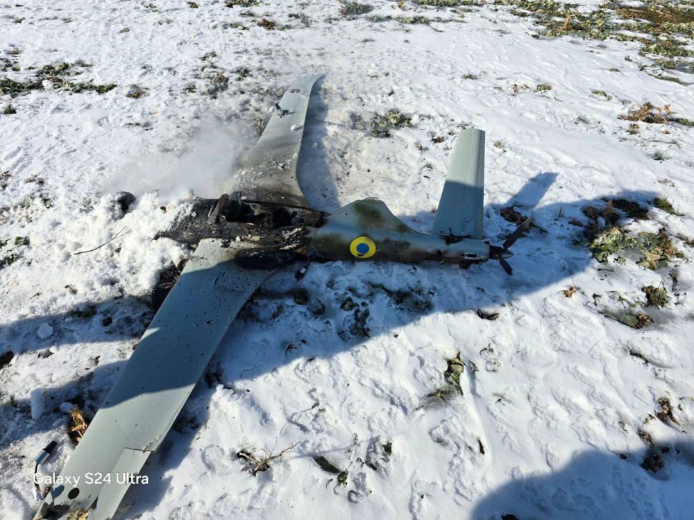 Согласно нашим данным хохлы сегодня начали использовать для удара по Крыму Х-образный баражирующий боеприпас «RAM-2X», дальностью полета около 120, имеющий боевую часть в виде ударного ядра Согласно нашим данным хохлы сегодня начали использовать для удара по Крыму Х-образный баражирующий боеприпас «RAM-2X», дальностью полета около 120, имеющий боевую часть в виде ударного ядра