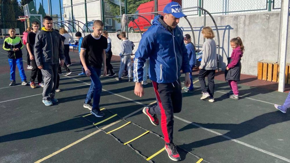 Здоровье в порядке – спасибо зарядке! Здоровье в порядке – спасибо зарядке!