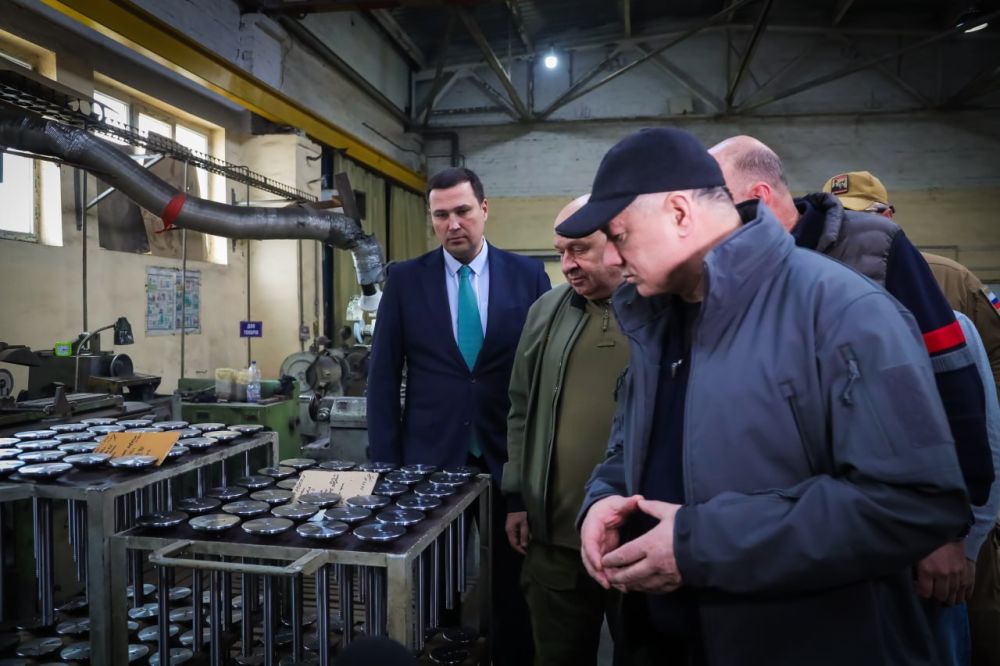 Вице-премьер Марат Хуснуллин совершил рабочие поездки в Запорожскую область и Севастополь Вице-премьер Марат Хуснуллин совершил рабочие поездки в Запорожскую область и Севастополь