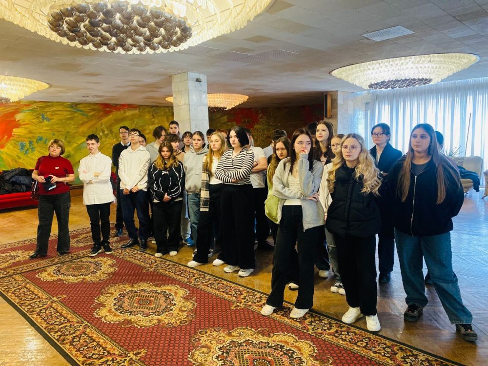 Евпаторийский городской отдел ЗАГС распахнул свои двери для учащихся 10-А класса МБОУ «Средняя школа № 2 имени Героев Евпаторийского десанта города Евпатории Республики Крым» Евпаторийский городской отдел ЗАГС распахнул свои двери для учащихся 10-А класса МБОУ «Средняя школа № 2 имени Героев Евпаторийского десанта города Евпатории Республики Крым»