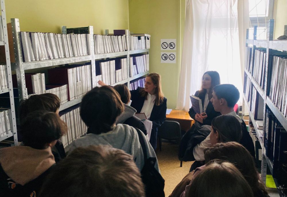Евпаторийский городской отдел ЗАГС распахнул свои двери для учащихся 10-А класса МБОУ «Средняя школа № 2 имени Героев Евпаторийского десанта города Евпатории Республики Крым» Евпаторийский городской отдел ЗАГС распахнул свои двери для учащихся 10-А класса МБОУ «Средняя школа № 2 имени Героев Евпаторийского десанта города Евпатории Республики Крым»