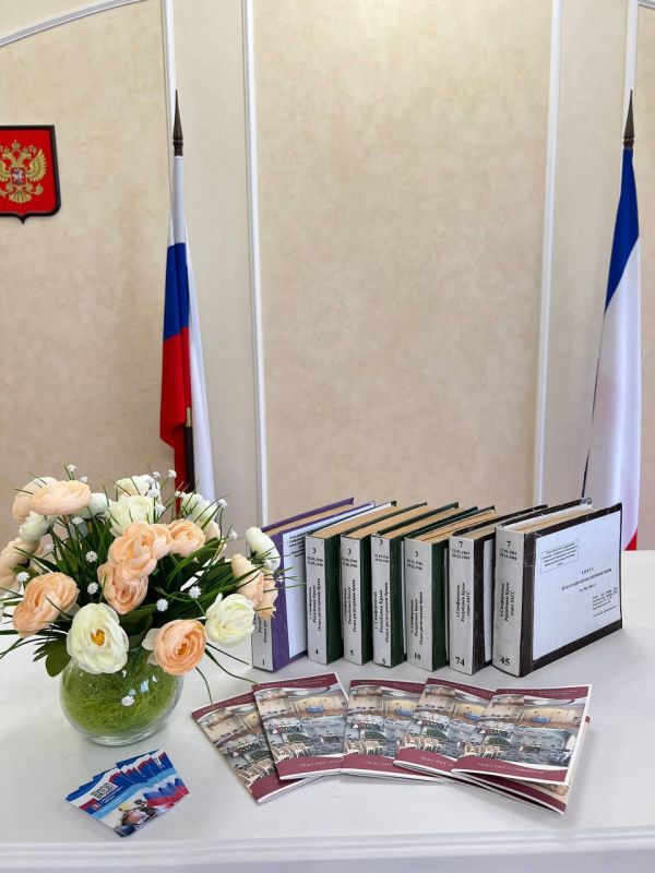 Отдел ЗАГС города Симферополя также проводил праздничный День открытых дверей, на который пригласил учащихся восьмых классов МБОУ «Симферопольского экономического лицея» под руководством Натальи Кудрян Отдел ЗАГС города Симферополя также проводил праздничный День открытых дверей, на который пригласил учащихся восьмых классов МБОУ «Симферопольского экономического лицея» под руководством Натальи Кудрян
