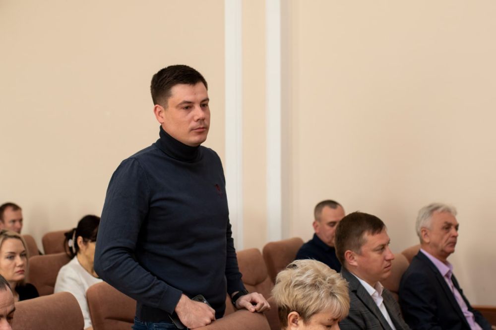 В Симферополе состоялось оперативно-хозяйственное совещание, в ходе которого руководители структурных подразделений отчитались о проделанной работе В Симферополе состоялось оперативно-хозяйственное совещание, в ходе которого руководители структурных подразделений отчитались о проделанной работе