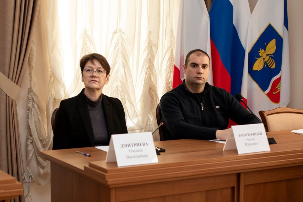В Симферополе состоялось оперативно-хозяйственное совещание, в ходе которого руководители структурных подразделений отчитались о проделанной работе В Симферополе состоялось оперативно-хозяйственное совещание, в ходе которого руководители структурных подразделений отчитались о проделанной работе