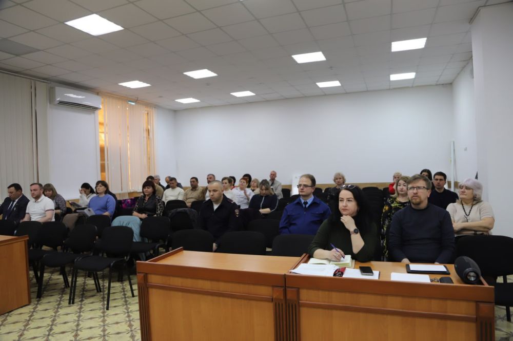 Ольга Урайкина: Сегодня в большом зале администрации Бахчисарайского района после заседания президиума, на котором были предварительно рассмотрены проекты решений, состоялась 9-я сессия Бахчисарайского районного совета 3-го... Ольга Урайкина: Сегодня в большом зале администрации Бахчисарайского района после заседания президиума, на котором были предварительно рассмотрены проекты решений, состоялась 9-я сессия Бахчисарайского районного совета 3-го...