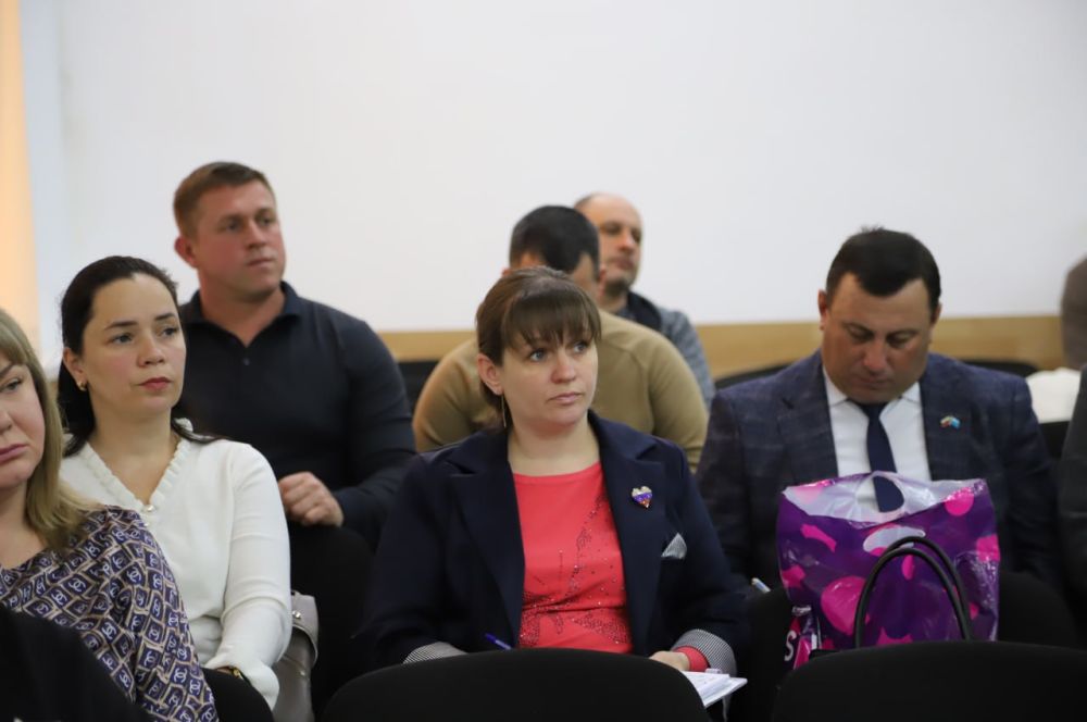 Анжелика Ястребова: На аппаратном совещании представитель районной общественной организации ВОС «Общество слепых» Сергей Усатенко рассказал, что жители, испытывающие проблемы со зрением, могут и должны обращаться за... Анжелика Ястребова: На аппаратном совещании представитель районной общественной организации ВОС «Общество слепых» Сергей Усатенко рассказал, что жители, испытывающие проблемы со зрением, могут и должны обращаться за...