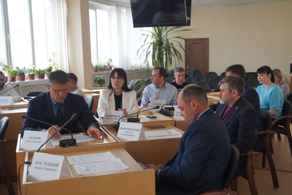 Олег Егоров стал председателем Общественного совета при Минпромторге Крыма Олег Егоров стал председателем Общественного совета при Минпромторге Крыма