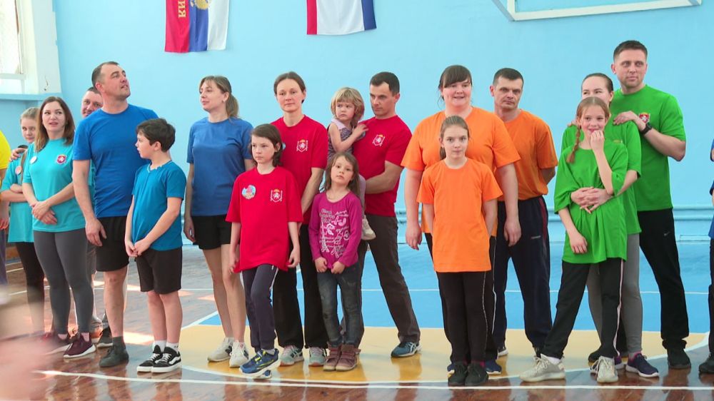 Спортивные соревнования «Мама, папа я – спортивная семья» проходят на базе спортшколы №2 ежегодно Спортивные соревнования «Мама, папа я – спортивная семья» проходят на базе спортшколы №2 ежегодно