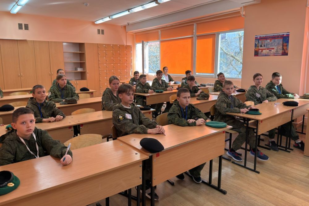 В Симферополе стартовал муниципальный этап «Зарница 2.0» В Симферополе стартовал муниципальный этап «Зарница 2.0»