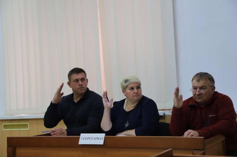 Ольга Урайкина: Сегодня в большом зале администрации Бахчисарайского района после заседания президиума, на котором были предварительно рассмотрены проекты решений, состоялась 9-я сессия Бахчисарайского районного совета 3-го... Ольга Урайкина: Сегодня в большом зале администрации Бахчисарайского района после заседания президиума, на котором были предварительно рассмотрены проекты решений, состоялась 9-я сессия Бахчисарайского районного совета 3-го...