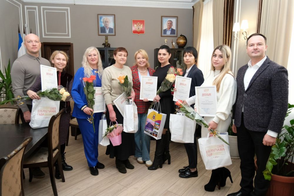 Янина Павленко: Самых ярких и творческих, талантливых и артистичных от всей души поздравляю с профессиональным праздником! С Днем работников культуры Янина Павленко: Самых ярких и творческих, талантливых и артистичных от всей души поздравляю с профессиональным праздником! С Днем работников культуры