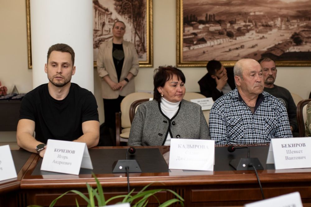В администрации крымской столицы состоялась торжественная церемония вручения медалей общественного признания «Отец солдата» В администрации крымской столицы состоялась торжественная церемония вручения медалей общественного признания «Отец солдата»