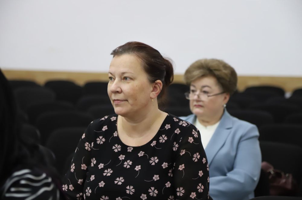 В администрации Бахчисарайского района прошло заседание общественного совета, на котором обсуждались вопросы по взаимодействию социальных организаций и учреждений В администрации Бахчисарайского района прошло заседание общественного совета, на котором обсуждались вопросы по взаимодействию социальных организаций и учреждений