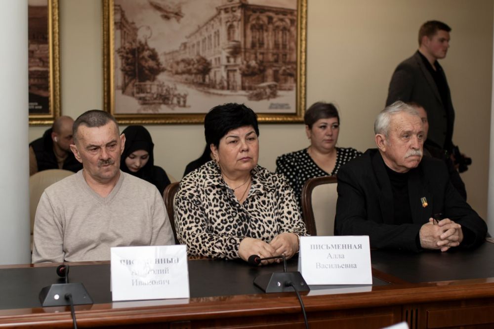 В администрации крымской столицы состоялась торжественная церемония вручения медалей общественного признания «Отец солдата» В администрации крымской столицы состоялась торжественная церемония вручения медалей общественного признания «Отец солдата»