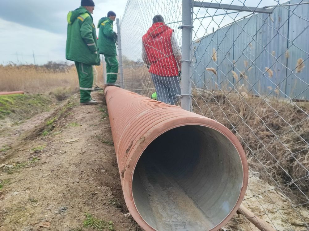 #жкх. В районе улицы Шевякова сотрудники Службы городского хозяйства завершают важный этап работы по борьбе с подтоплениями низменного участка частного сектора #жкх. В районе улицы Шевякова сотрудники Службы городского хозяйства завершают важный этап работы по борьбе с подтоплениями низменного участка частного сектора