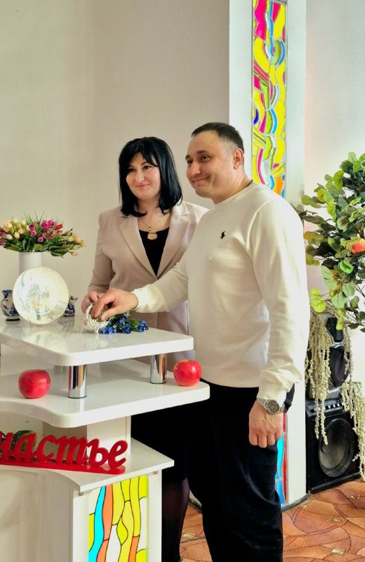 Евпаторийский городской отдел ЗАГС чествовал юбиляров семейной жизни - «фарфоровой свадьбы» Евпаторийский городской отдел ЗАГС чествовал юбиляров семейной жизни - «фарфоровой свадьбы»
