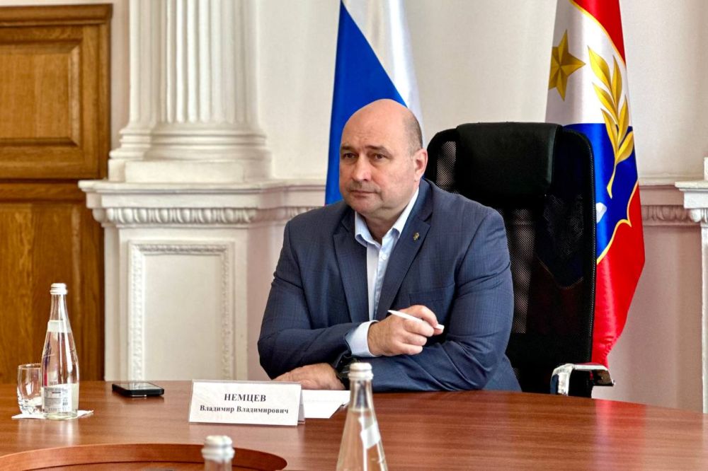 Владимир Немцев: Сегодня вместе с представителями регионов России в формате ВКС принял участие в заслушивании ежегодного отчета Председателя Правительства Российской Федерации Михаила Владимировича Мишустина Владимир Немцев: Сегодня вместе с представителями регионов России в формате ВКС принял участие в заслушивании ежегодного отчета Председателя Правительства Российской Федерации Михаила Владимировича Мишустина