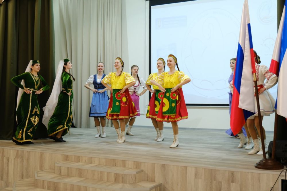 В Ялте выбирают лучших воспитателей Крыма В Ялте выбирают лучших воспитателей Крыма