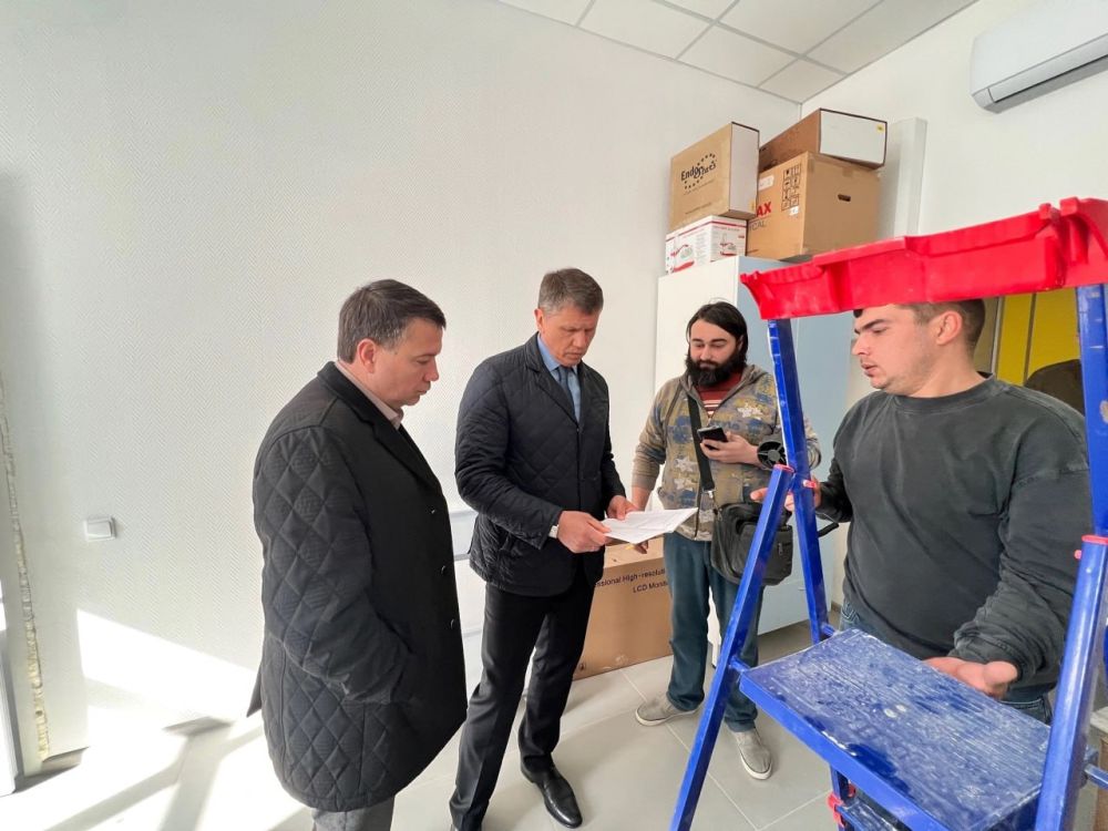 Общественная проверка хода строительства новой поликлиники в Симферополе Общественная проверка хода строительства новой поликлиники в Симферополе