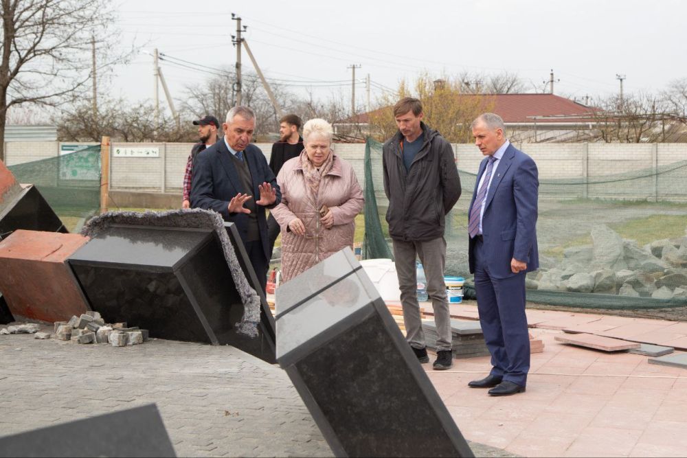 Владимир Константинов: В Крыму завершился образовательный курс для государственных и муниципальных служащих, уполномоченных по работе с общественностью, по теме информационного противодействия идеологии неонацизма Владимир Константинов: В Крыму завершился образовательный курс для государственных и муниципальных служащих, уполномоченных по работе с общественностью, по теме информационного противодействия идеологии неонацизма
