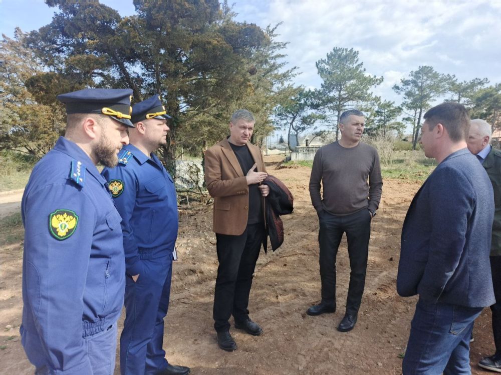 Александр Юрьев: Сегодня посетил водопроводную насосную станцию 2-го подъема г. Евпатории, на которой со 2 по 5 апреля будут проходить работы по замене 4 запорных арматур и подключению резервуара чистой воды Александр Юрьев: Сегодня посетил водопроводную насосную станцию 2-го подъема г. Евпатории, на которой со 2 по 5 апреля будут проходить работы по замене 4 запорных арматур и подключению резервуара чистой воды