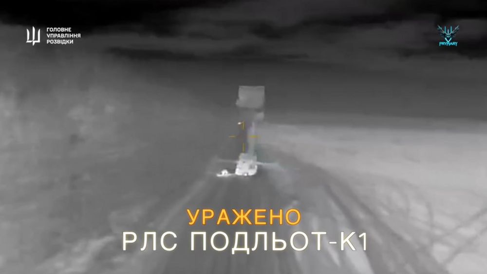 Противник продолжает публиковать кадры применения FPV-дронов самолетного типа с терминалами Starlink в Крыму Противник продолжает публиковать кадры применения FPV-дронов самолетного типа с терминалами Starlink в Крыму