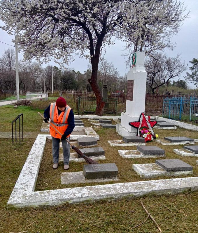 В крымской столице осуществляется благоустройство мест воинских захоронений В крымской столице осуществляется благоустройство мест воинских захоронений