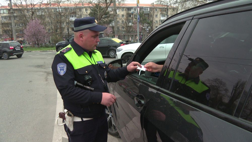 В Симферополе Госавтоинспекция проводит профилактическое мероприятие "Перекрёсток" В Симферополе Госавтоинспекция проводит профилактическое мероприятие "Перекрёсток"