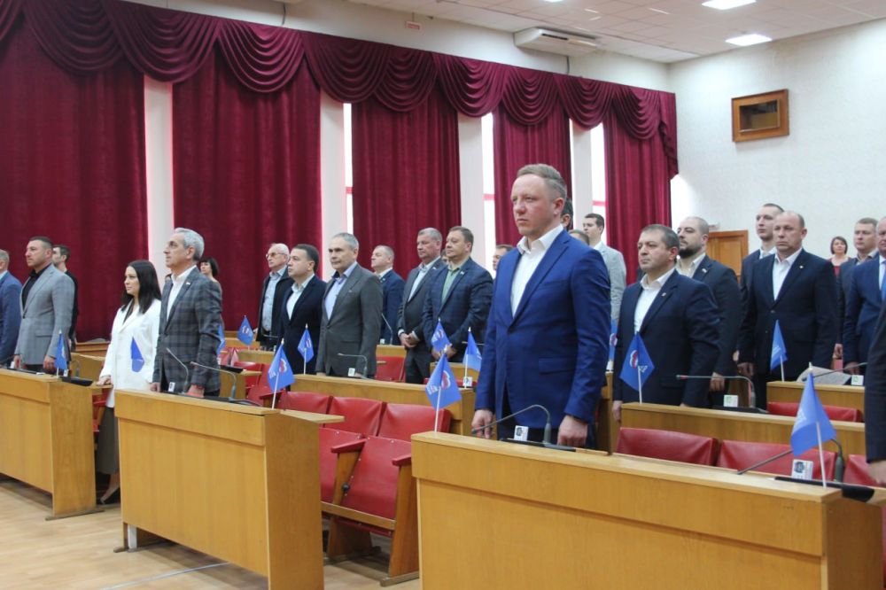 27 марта глава муниципального образования городской округ Симферополь Республики Крым – председатель Симферопольского городского совета Виктор Агеев провел 15-ю очередную сессию Симферопольского горсовета 27 марта глава муниципального образования городской округ Симферополь Республики Крым – председатель Симферопольского городского совета Виктор Агеев провел 15-ю очередную сессию Симферопольского горсовета