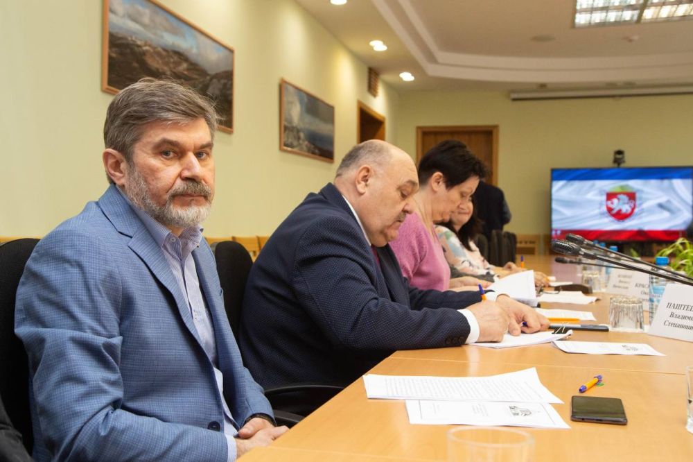 На заседании Комитета Государственного Совета Республики Крым по образованию и науке под председательством Елены Крестьяниновой депутаты обсудили актуальные вопросы научно-технологического развития региона На заседании Комитета Государственного Совета Республики Крым по образованию и науке под председательством Елены Крестьяниновой депутаты обсудили актуальные вопросы научно-технологического развития региона