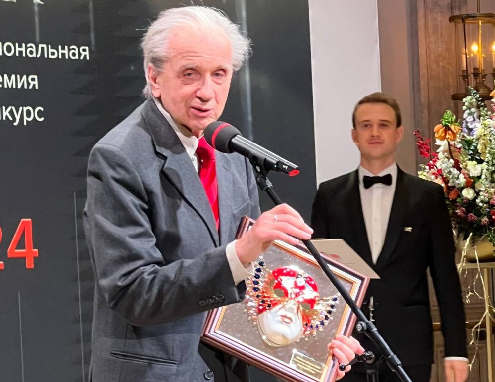 Ольга Казакова: В Большом театре состоялось награждение лауреатов специальных премий "Золотой маски" - "За выдающийся вклад в развитие театрального искусства" и “За поддержку театрального искусства России” Ольга Казакова: В Большом театре состоялось награждение лауреатов специальных премий "Золотой маски" - "За выдающийся вклад в развитие театрального искусства" и “За поддержку театрального искусства России”