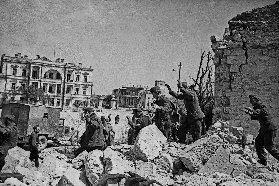 Владимир Константинов: Каким могли увидеть Крым участники саммита «большой тройки» в феврале 1945 года? Владимир Константинов: Каким могли увидеть Крым участники саммита «большой тройки» в феврале 1945 года?