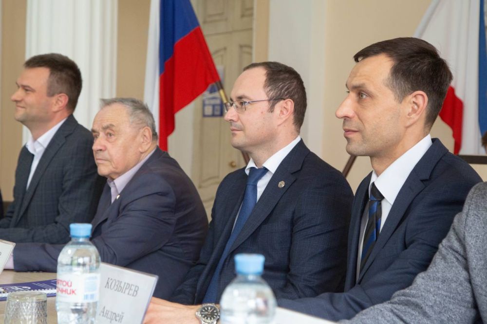 Избранные впервые главы городских и сельских поселений Крыма прошли курсы повышения квалификации в Крымском филиале РГУП им. В.М. Лебедева Избранные впервые главы городских и сельских поселений Крыма прошли курсы повышения квалификации в Крымском филиале РГУП им. В.М. Лебедева