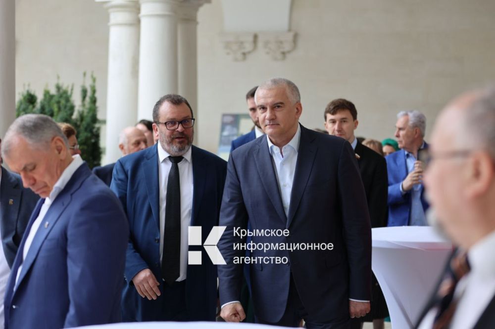 В Ливадийском дворце стартовал международный научно-дипломатический конгресс В Ливадийском дворце стартовал международный научно-дипломатический конгресс