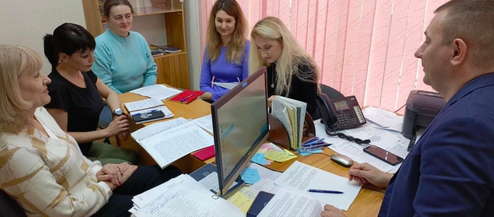 Павел Розанов провел заседание Комиссии по подведению итогов проверки наличия и снятия с учета документов Павел Розанов провел заседание Комиссии по подведению итогов проверки наличия и снятия с учета документов
