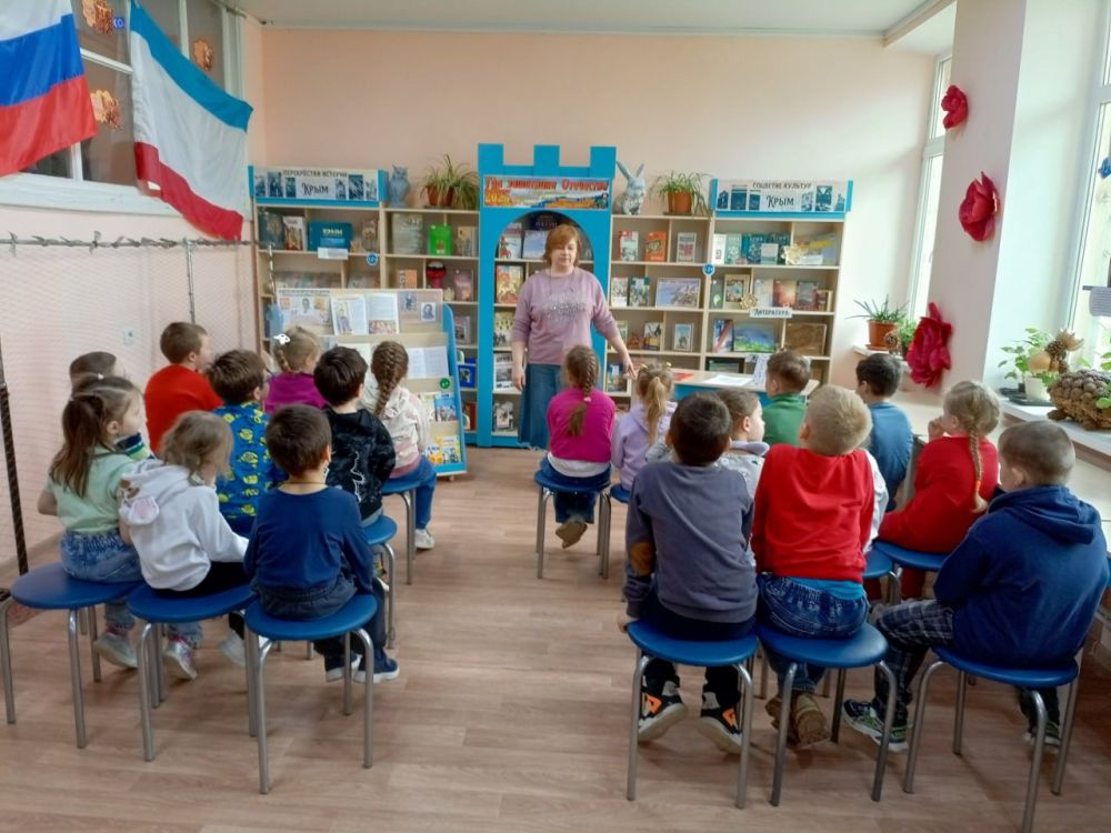 Громкие чтения, посвященные творчеству знаменитого детского поэта Самуила Яковлевича Маршака, состоялись 26 марта в детской библиотеке №15 Централизованной системы детских библиотек города Симферополя Громкие чтения, посвященные творчеству знаменитого детского поэта Самуила Яковлевича Маршака, состоялись 26 марта в детской библиотеке №15 Централизованной системы детских библиотек города Симферополя