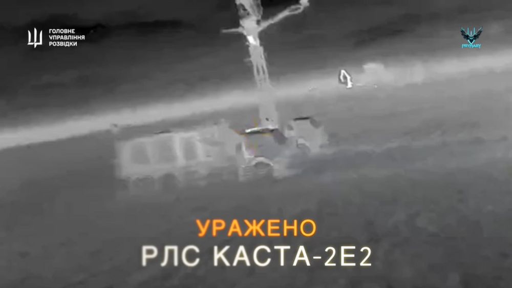 Противник продолжает публиковать кадры применения FPV-дронов самолетного типа с терминалами Starlink в Крыму Противник продолжает публиковать кадры применения FPV-дронов самолетного типа с терминалами Starlink в Крыму