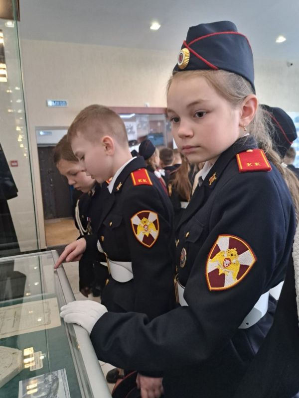 По следам истории. На Крымской железной дороге продолжаются обзорные экскурсии для учащихся крымских школ По следам истории. На Крымской железной дороге продолжаются обзорные экскурсии для учащихся крымских школ