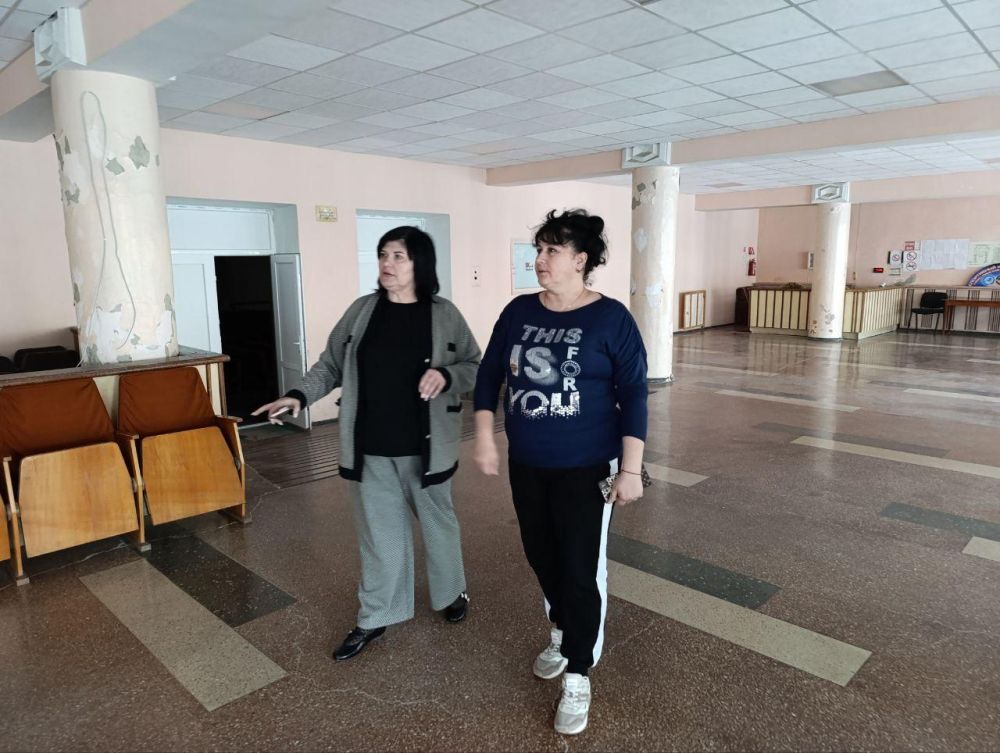 Анжелика Ястребова: С рабочим визитом посетила дома культуры в селах: Красный Мак, Голубинка и Куйбышево Анжелика Ястребова: С рабочим визитом посетила дома культуры в селах: Красный Мак, Голубинка и Куйбышево