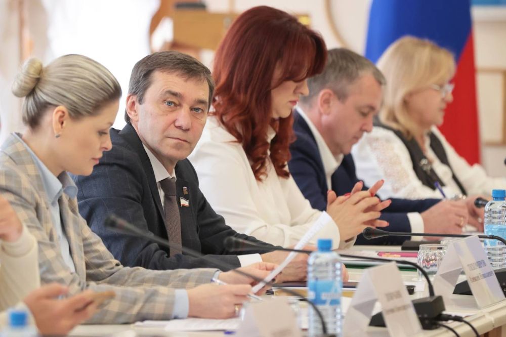 Результаты развития инвестиционной деятельности в Республике Крым за 2024 год обсудили на заседании Экономического совета под председательством Владимира Константинова Результаты развития инвестиционной деятельности в Республике Крым за 2024 год обсудили на заседании Экономического совета под председательством Владимира Константинова