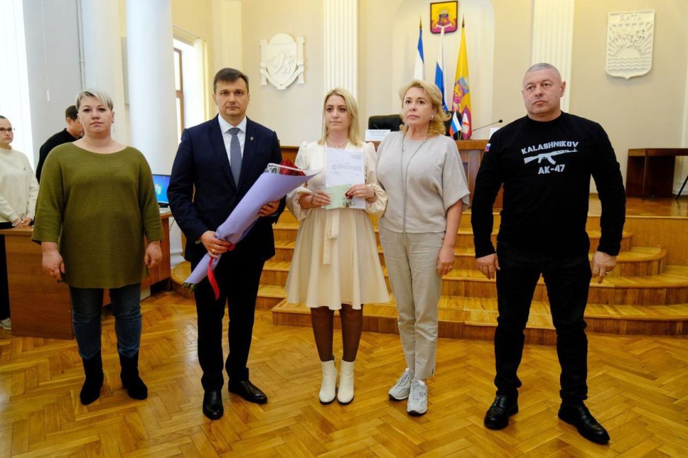 Янина Павленко: Почётная и одновременно печальная миссия – вручили Ордена Мужества родственникам наших погибших земляков Янина Павленко: Почётная и одновременно печальная миссия – вручили Ордена Мужества родственникам наших погибших земляков