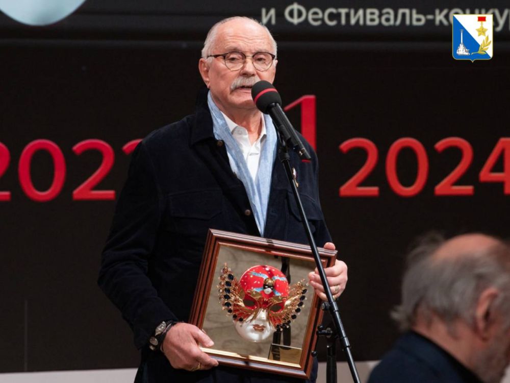Михаил Развожаев стал лауреатом специальной премии «Золотой Маски» за поддержку театрального искусства России Михаил Развожаев стал лауреатом специальной премии «Золотой Маски» за поддержку театрального искусства России