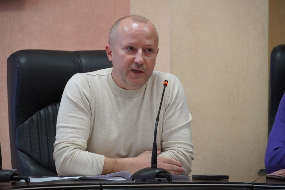 #городские_новости. Под руководством заместителя главы администрации Олега ШЕВЧЕНКО прошло очередное заседание территориальной трехсторонней комиссии по регулированию социально-трудовых отношений #городские_новости. Под руководством заместителя главы администрации Олега ШЕВЧЕНКО прошло очередное заседание территориальной трехсторонней комиссии по регулированию социально-трудовых отношений